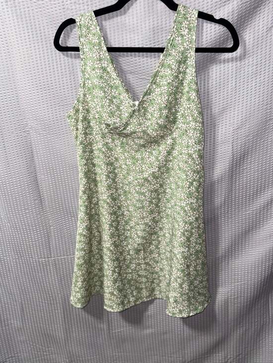 Reformation Dresses & Skirts - Reformation Calix V-Neck Mini Dress in Mento Green Floral